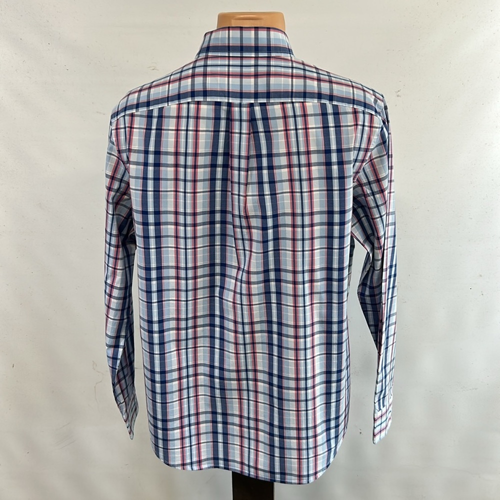 Vineyard Vines long sleeve button down collar shirt.  M - Picture 6 of 7